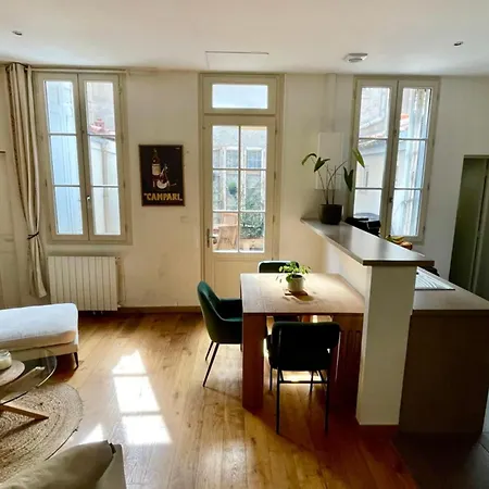 Cocoon With Garden In Apartment *