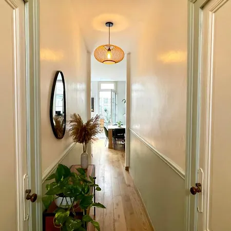 Cocoon With Garden In Apartment *