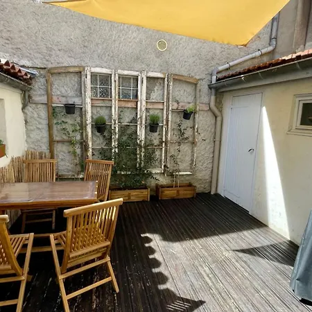 Cocoon With Garden In Apartment